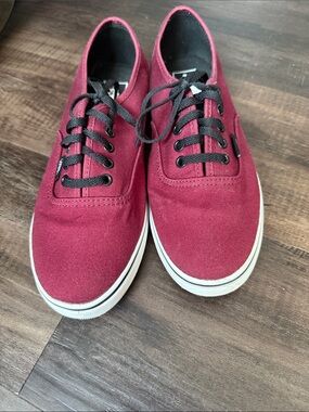 Vans Canvas Lace-Up Sneakers in Burgundy